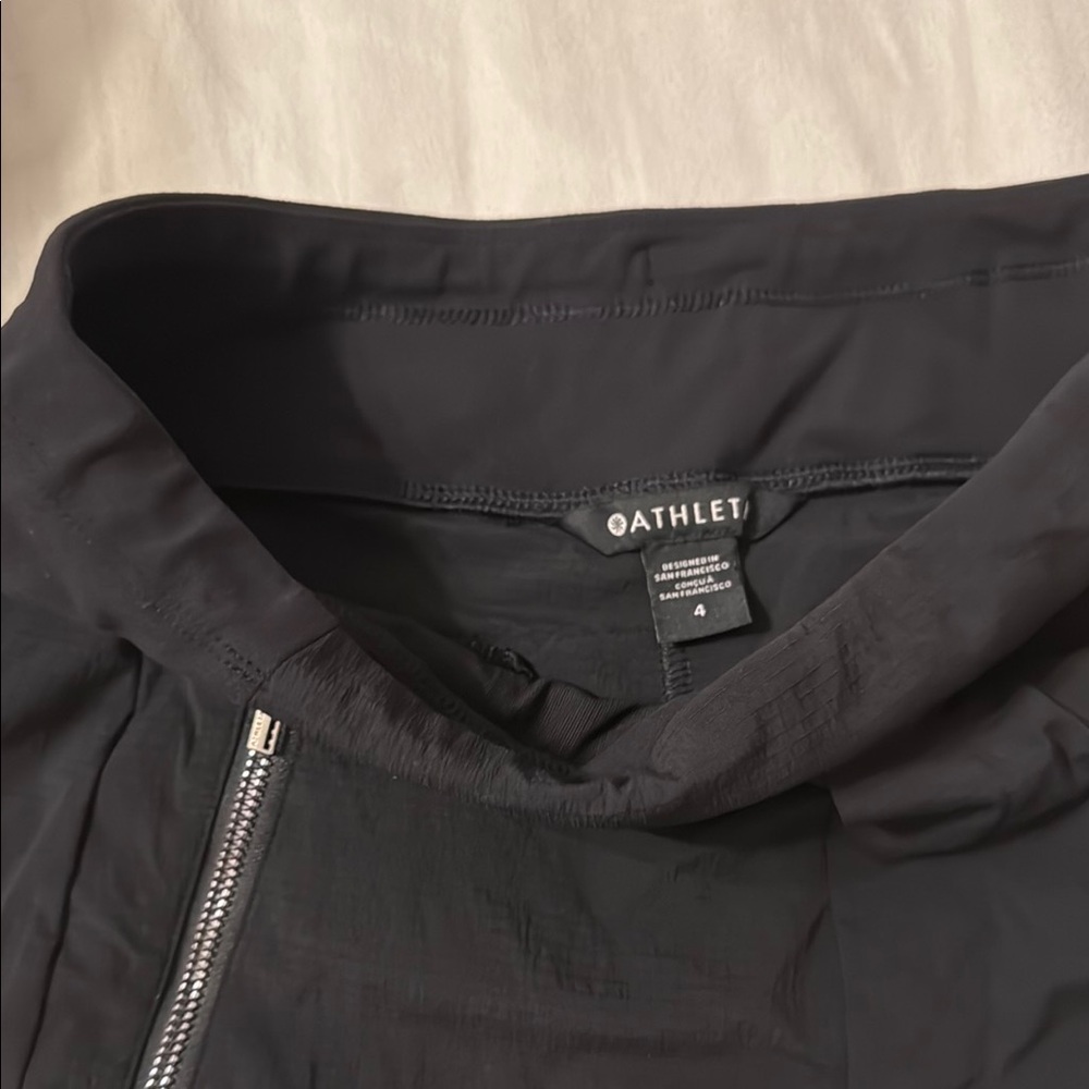 Nwot athleta trekki north joggers size 4 black - Picture 9 of 10